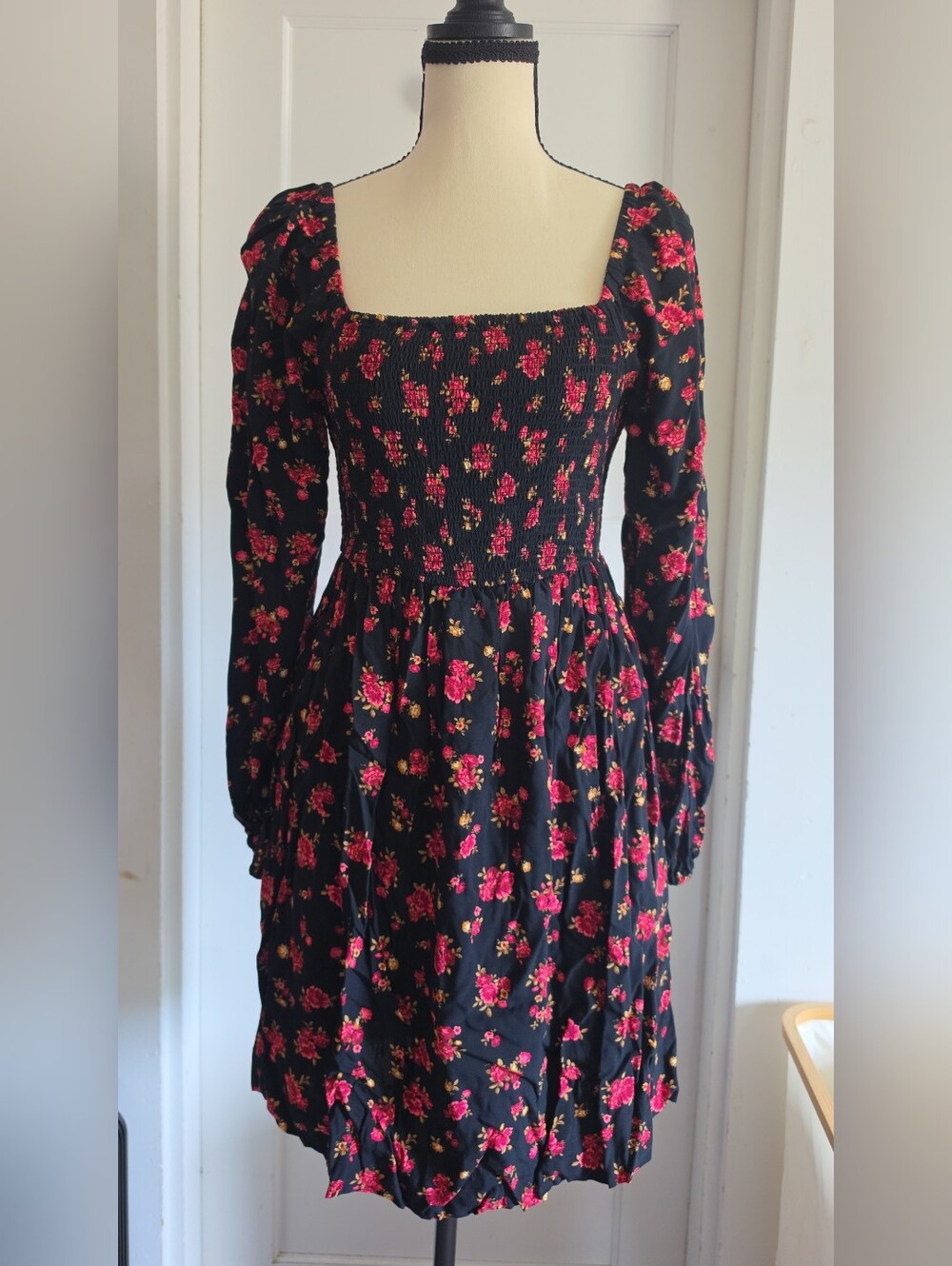 Old Navy Floral Smocked Dress with Long Sleeves-Size Small - Picture 6 of 6